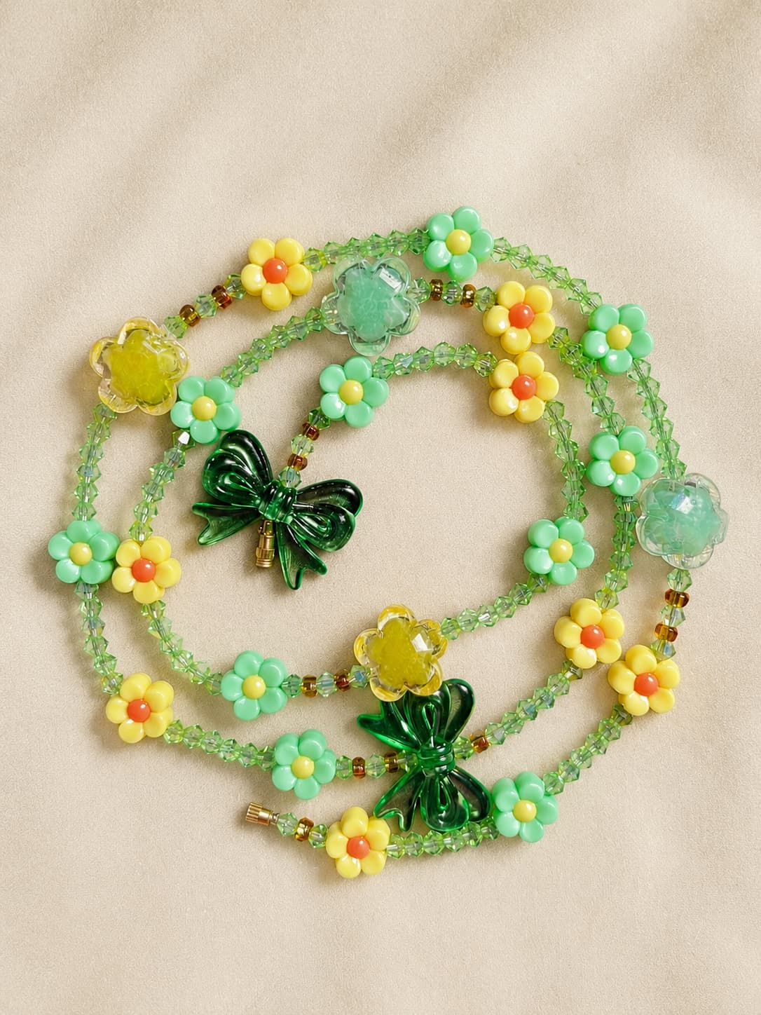 oréva Crystal and Charm waist bead detail
